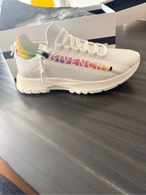 NWT - Givenchy Spectre Runner Zip - White